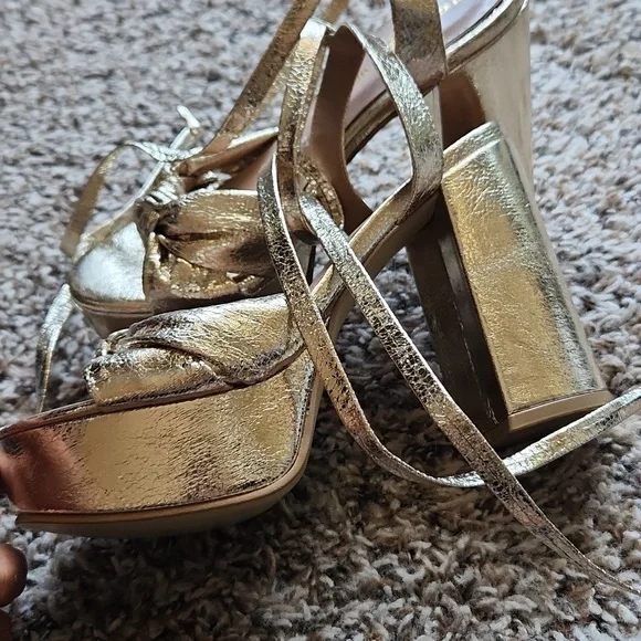 Eugenia Molina Metallic plataform chucky heels size 6 - Picture 5 of 9